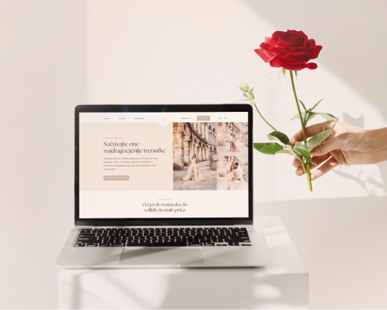 Web dizajn za fotografkinju Martinu Lovrić, naslovnica stranice na laptopu